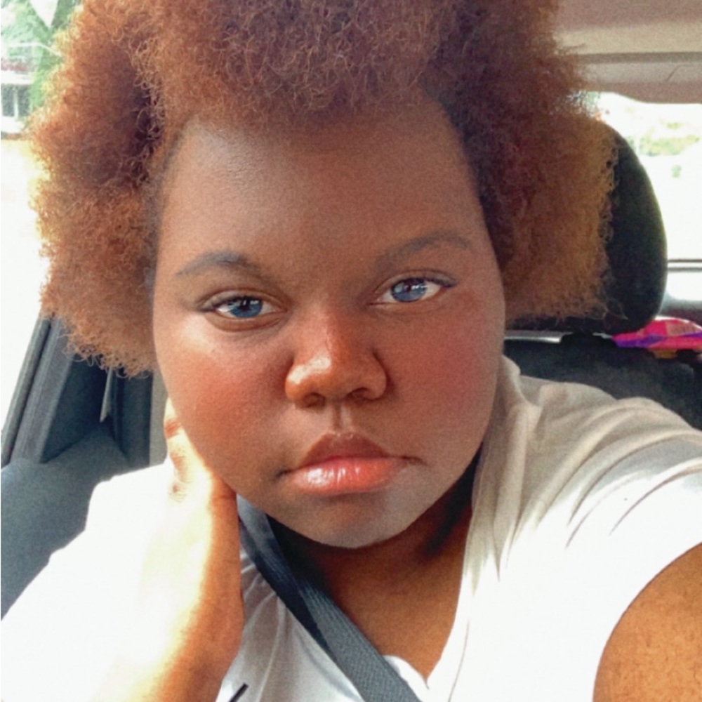 Meet your Posher, Maya